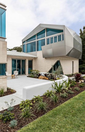 luxury accommodation holiday house wollongong airbnb south coast nsw