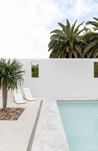 luxury accommodation holiday house wollongong airbnb south coast nsw